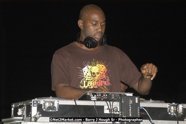 45 Cure's - Cure Fest 2007 - Selector Spin-Off: Sound System Selectors vs. Radio DJ's - Hosted by MC Nuffy, Pier 1, Montego Bay, Jamaica - Saturday, October 13, 2007 - Cure Fest 2007 October 12th-14th, 2007 Presented by Danger Promotions, Iyah Cure Promotions, and Brass Gate Promotions - Alison Young, Publicist - Photographs by Net2Market.com - Barry J. Hough Sr, Photographer - Negril Travel Guide, Negril Jamaica WI - http://www.negriltravelguide.com - info@negriltravelguide.com...!