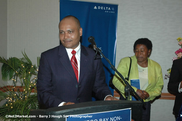 Holiday Inn SunSpree Resort & Delta Air Lines Cocktail Reception in Commemoration of Delta Air Lines Inaugural Flight From New York's JFK Airport to Sangster International Airport, Montego Bay, Jamaica - June 9, 2007 - Sangster International Airport - Montego Bay, St James, Jamaica W.I. - MBJ Limited - Transforming Sangster International Airport into a world class facility - Photographs by Net2Market.com - Negril Travel Guide, Negril Jamaica WI - http://www.negriltravelguide.com - info@negriltravelguide.com...!