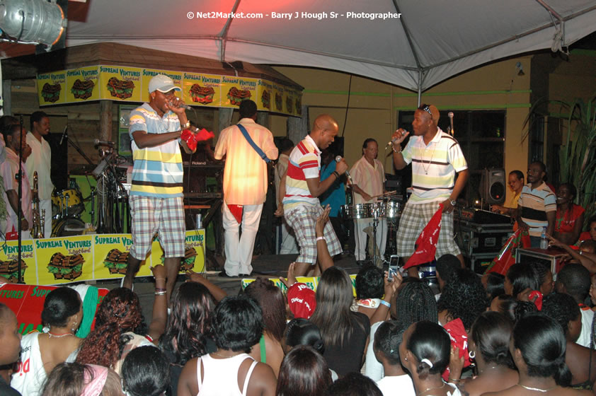 Jamaica Carnival 2007 @ The Jungle, Friday, March 2, 2007, The Jungle, Norman Manley Boulevard, Negril, Westmoreland, Jamaica W.I. - Negril Travel Guide, Negril Jamaica WI - http://www.negriltravelguide.com - info@negriltravelguide.com...!