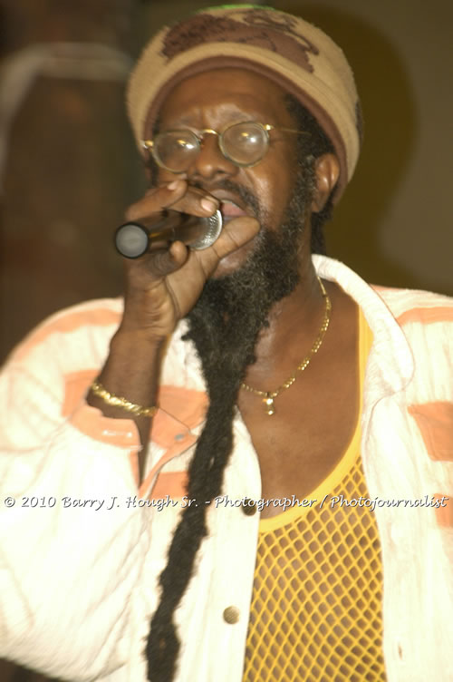 Freddy McGregor - Live In Concert @ Negril Escape Resort and Spa, One Love Drive, West End, Negril, Westmoreland, Jamaica W.I. - Photographs by Net2Market.com - Barry J. Hough Sr, Photographer/Photojournalist - Negril Travel Guide, Negril Jamaica WI - http://www.negriltravelguide.com - info@negriltravelguide.com...!