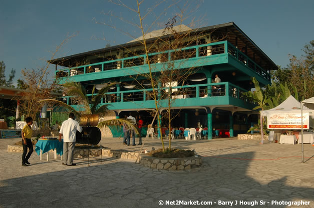 Montego Bay Sangster International Airport, Montego Bay, Jamaica W.I. - Negril Travel Guide, Negril Jamaica WI - http://www.negriltravelguide.com - info@negriltravelguide.com...!