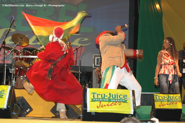 Fanton Mojah @ Tru-Juice Rebel Salute 2007 - Saturday, January 13, 2007, Port Kaiser Sports Club, St. Elizabeth - Negril Travel Guide, Negril Jamaica WI - http://www.negriltravelguide.com - info@negriltravelguide.com...!