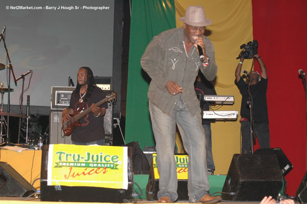 George Nooks @ Tru-Juice Rebel Salute 2007 - Saturday, January 13, 2007, Port Kaiser Sports Club, St. Elizabeth - Negril Travel Guide, Negril Jamaica WI - http://www.negriltravelguide.com - info@negriltravelguide.com...!
