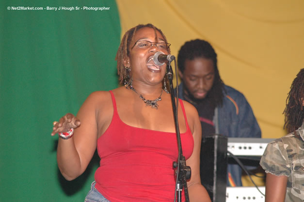 Queen Ifrica @ Tru-Juice Rebel Salute 2007 - Saturday, January 13, 2007, Port Kaiser Sports Club, St. Elizabeth - Negril Travel Guide, Negril Jamaica WI - http://www.negriltravelguide.com - info@negriltravelguide.com...!