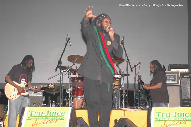 Tarrus Riley @ Tru-Juice Rebel Salute 2007 - Saturday, January 13, 2007, Port Kaiser Sports Club, St. Elizabeth - Negril Travel Guide, Negril Jamaica WI - http://www.negriltravelguide.com - info@negriltravelguide.com...!