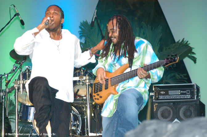 Assassin - Red Stripe Reggae Sumfest 2005 - Dancehall Night - July 21th, 2005 - Negril Travel Guide, Negril Jamaica WI - http://www.negriltravelguide.com - info@negriltravelguide.com...!