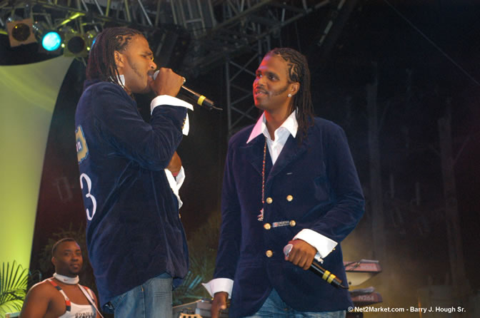 Twin of Twins - Red Stripe Reggae Sumfest 2005 - Dancehall Night - July 21th, 2005 - Negril Travel Guide, Negril Jamaica WI - http://www.negriltravelguide.com - info@negriltravelguide.com...!