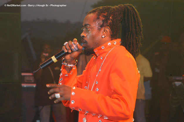 Beenie Man - Red Stripe Reggae Sumfest 2006 - Stormfront - The Blazing Dance Hall Night - Thursday, July 20, 2006 - Catherine Hall Venue - Montego Bay, Jamaica - Negril Travel Guide, Negril Jamaica WI - http://www.negriltravelguide.com - info@negriltravelguide.com...!