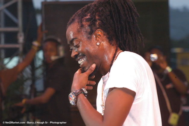 Beenie Man - Red Stripe Reggae Sumfest 2006 - Stormfront - The Blazing Dance Hall Night - Thursday, July 20, 2006 - Catherine Hall Venue - Montego Bay, Jamaica - Negril Travel Guide, Negril Jamaica WI - http://www.negriltravelguide.com - info@negriltravelguide.com...!