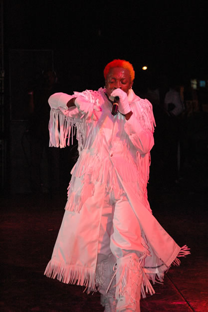 Elephant Man - Red Stripe Reggae Sumfest 2006 - Stormfront - The Blazing Dance Hall Night - Thursday, July 20, 2006 - Catherine Hall Venue - Montego Bay, Jamaica - Negril Travel Guide, Negril Jamaica WI - http://www.negriltravelguide.com - info@negriltravelguide.com...!
