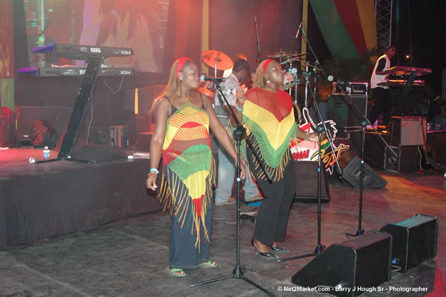 Mackie Conscious - Ignition - The Internation Fire Blazes - Friday, July 21, 2006 - Montego Bay, Jamaica - Negril Travel Guide, Negril Jamaica WI - http://www.negriltravelguide.com - info@negriltravelguide.com...!