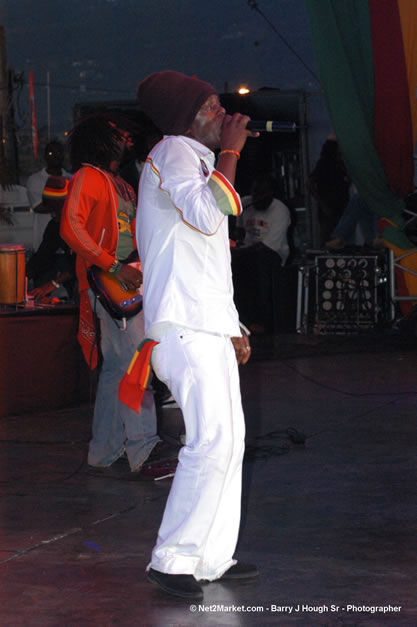 Richie Spice - Ignition - The Internation Fire Blazes - Friday, July 21, 2006 - Montego Bay, Jamaica - Negril Travel Guide, Negril Jamaica WI - http://www.negriltravelguide.com - info@negriltravelguide.com...!