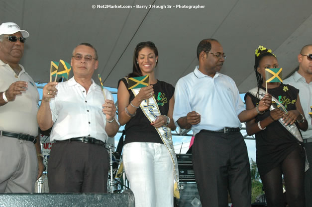 The Ministry of Toursim Luncheon & The Jamaica Tourist Board present Tourism Awareness Concert in Commemoraton of the Start of the 07/08 Winter Tourist Season - Guest Performers: Third World, Tessane Chin, Etana, Assassin, One Third, Christopher Martin, Gumption Band - Saturday, December 15, 2007 - Old Hospital Site, on the Hip Strip, Montego Bay, Jamaica W.I. - Photographs by Net2Market.com - Barry J. Hough Sr, Photographer - Negril Travel Guide, Negril Jamaica WI - http://www.negriltravelguide.com - info@negriltravelguide.com...!