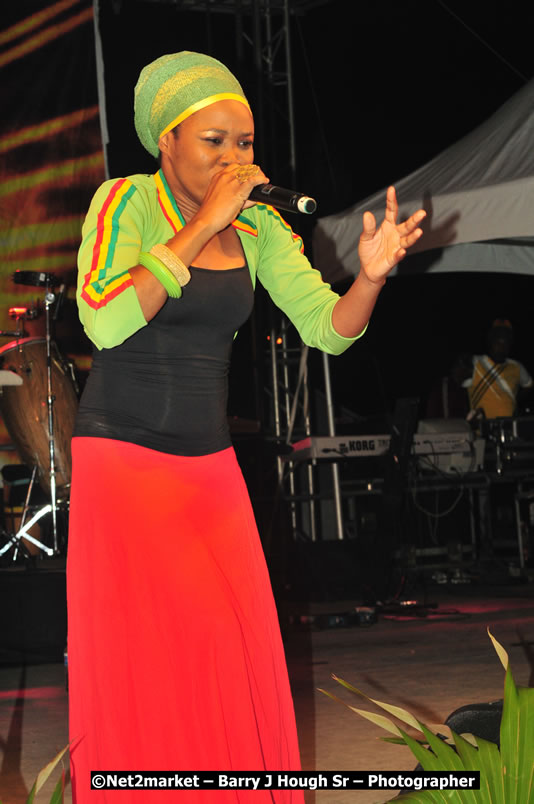 Queen Ifrica @ Unite The People An International Reggae Fest, Featuring: Beres Hammond, Coco T, Queen Ifrica, Khalil, Cameal Davis, Iley Dread, Rochelle, Geoffrey Star, Ras Penco, Kool DeLoy, Otis Gayle, J.McKay, Tiney Winey, Venue at Norman Manley Boulevard, Negril, Westmoreland, Jamaica - Saturday, April 4, 2009 - Photographs by Net2Market.com - Barry J. Hough Sr, Photographer/Photojournalist - Negril Travel Guide, Negril Jamaica WI - http://www.negriltravelguide.com - info@negriltravelguide.com...!