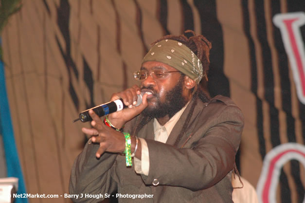 Tarrus Riley @ Western Consciousness 2007 - Presented by King of Kings Productons - Saturday, April 28, 2007 - Llandilo Cultural Centre, Savanna-La-Mar, Westmoreland, Jamaica W.I. - Negril Travel Guide, Negril Jamaica WI - http://www.negriltravelguide.com - info@negriltravelguide.com...!