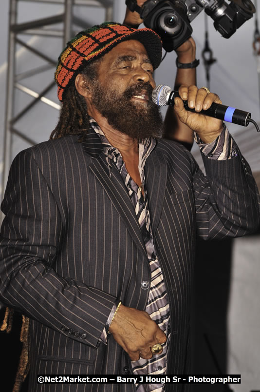 John Holt @ Red Stripe Reggae Sumfest 2008 International Night 2, Catherine Hall, Montego Bay - Saturday, July 19, 2008 - Reggae Sumfest 2008 July 13 - July 19, 2008 - Photographs by Net2Market.com - Barry J. Hough Sr. Photojournalist/Photograper - Photographs taken with a Nikon D300 - Negril Travel Guide, Negril Jamaica WI - http://www.negriltravelguide.com - info@negriltravelguide.com...!